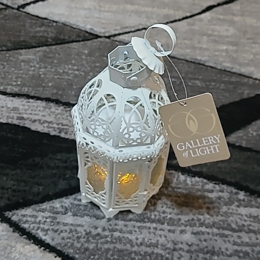 GALLERY OF LIGHT METAL CUT-OUT GLASS PANES CANDLE LIGHT LANTERN